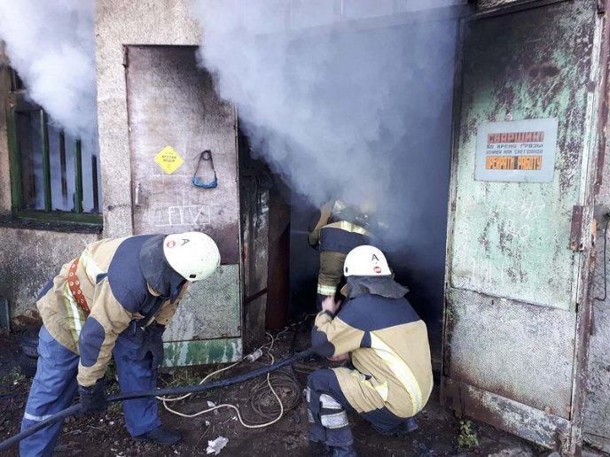 12 рятувальників гасили пожежу на Ужгородщині – 07