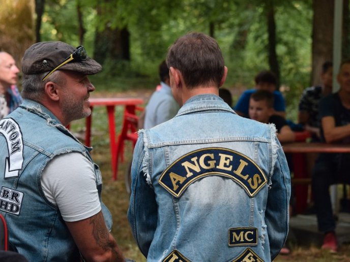 В Ужгороді провели благодійну акцію для осіб з інвалідністю – 03