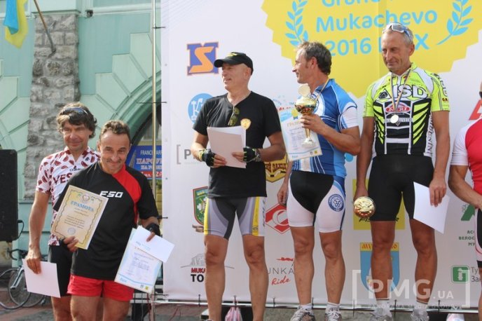 У Мукачеві визначили переможців першої велогонки Закарпаття "Grand Prix Mukachevo 2016 FLEX" – 40