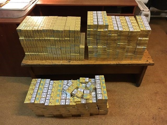 Чопські прикордонники виявили закопані у руді цигарки  – 04
