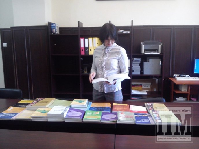 Мукачівські бібліотекарі відзначили своє професійне свято (ФОТО) – 02