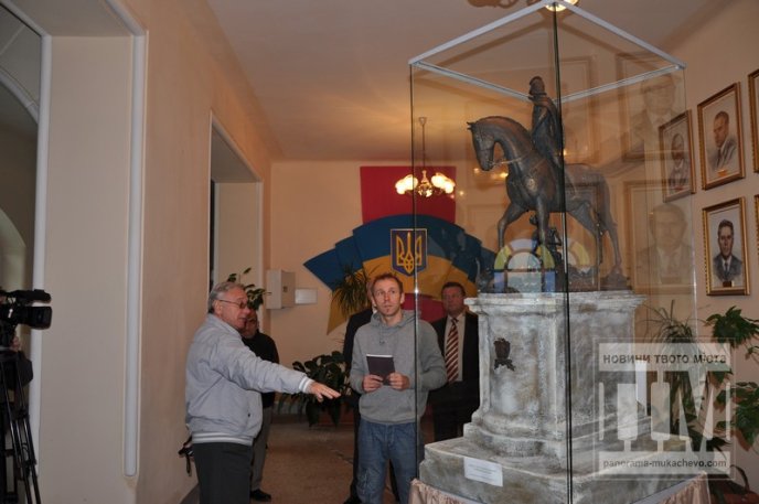 У мукачівській Ратуші презентували скульптуру Святого Мартина (ФОТО) – 09