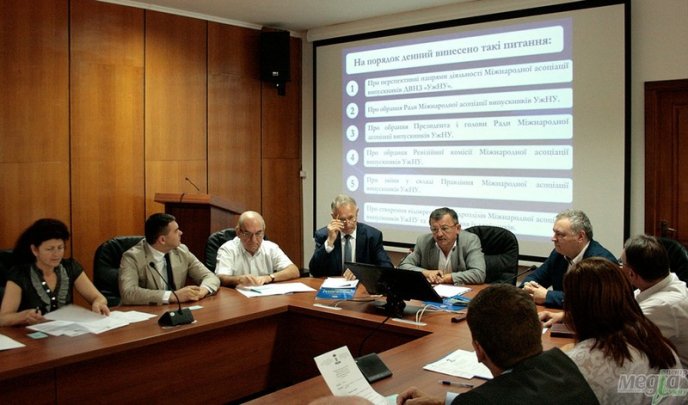 Міжнародна асоціація випускників УжНУ визначала цілі майбутньої діяльності  – 02