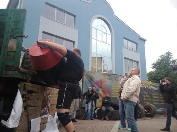 До Ужгорода з’їхались найсильніші стронгмени Закарпаття – 01