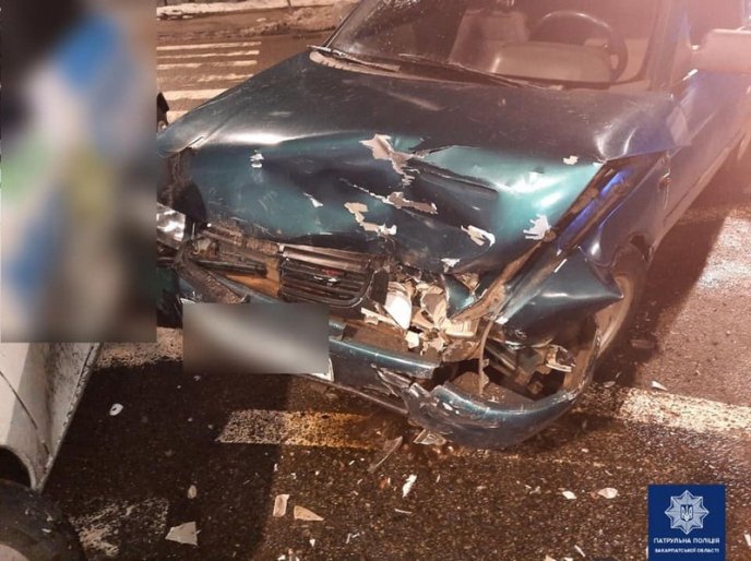 П’яний водій виїхав на зустрічну смугу та зіткнувся з іншим автомобілем – 03