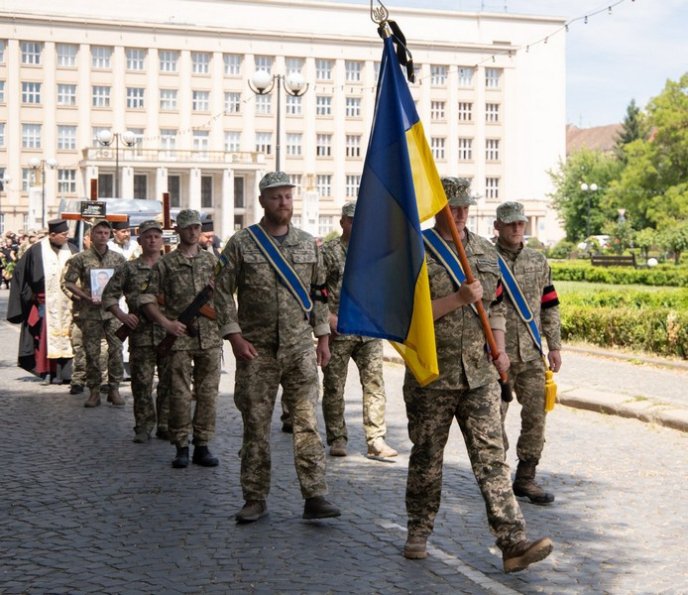 Сьогодні на Закарпатті поховали двох захисників – 06