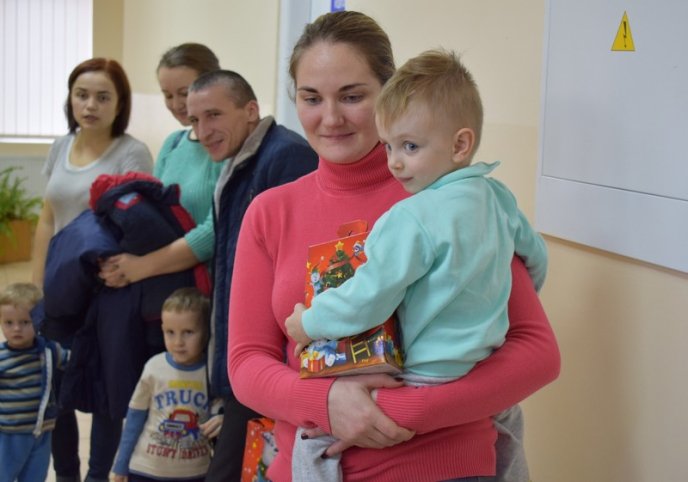 Для маленьких пацієнтів Ужгородської міської дитячої лікарні влаштували свято – 11