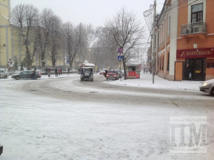 Мукачево та район у сніговій пастці: люди борються з негодою самотужки (ФОТОРЕПОРТАЖ) – 04
