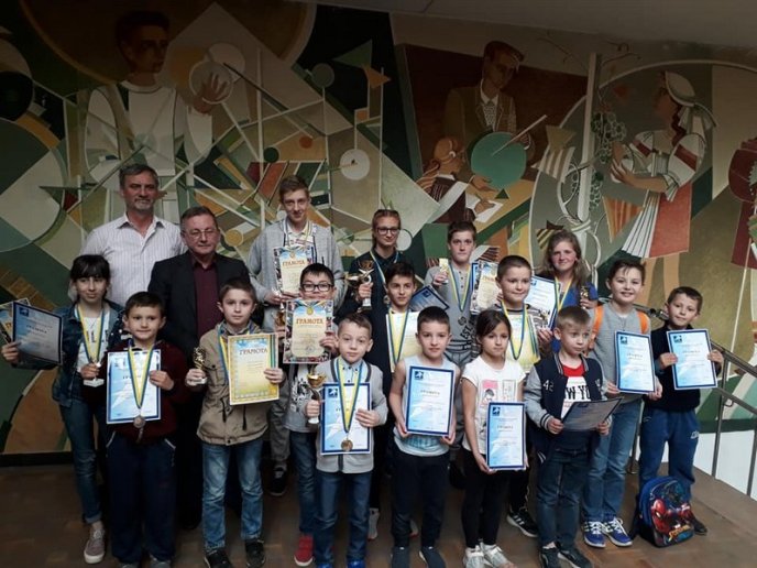 Мукачівець переміг на обласному чемпіонаті з шахів – 02