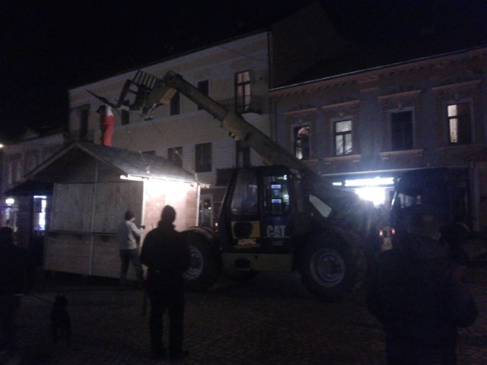 Ярмаркове містечко в Ужгороді поповнилось ще чотирма будиночками – 02