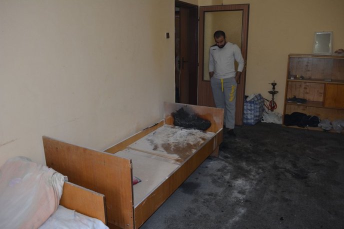 Пожежа в готелі: гасити вогонь поїхали 17 рятувальників – 02