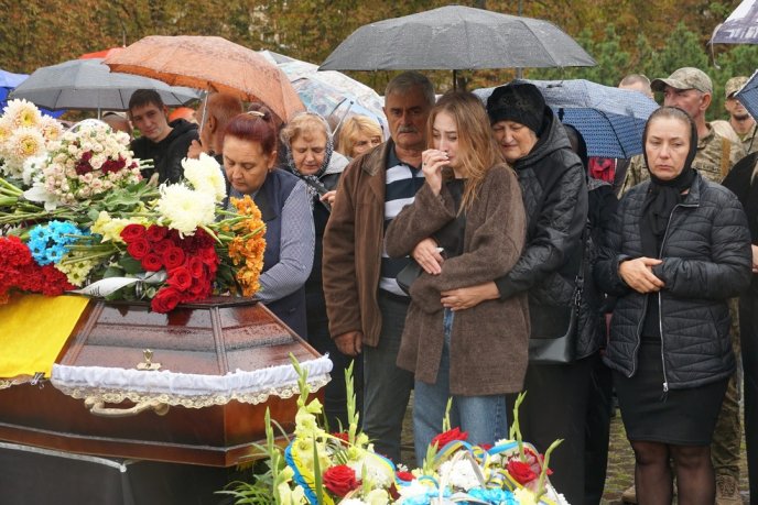 Ужгород попрощався із двома захисниками, які загинули в один день – 05