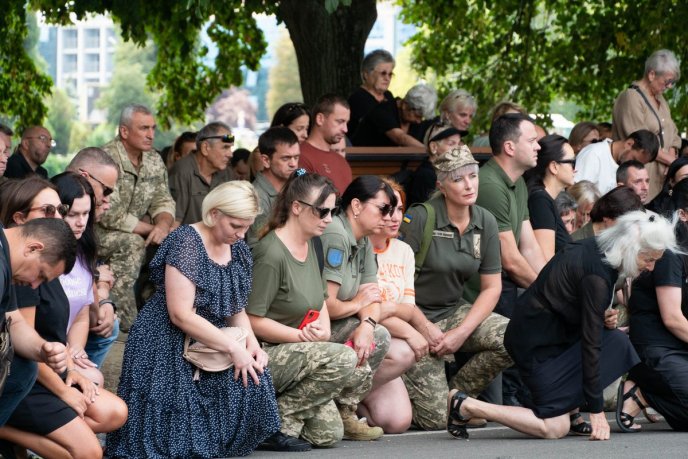 В Ужгороді поховали Героя, який загинув, захищаючи Україну – 09