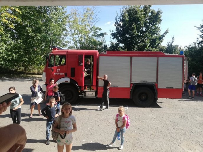 Надзвичайна ситуація в одній із шкіл Мукачева: кілька дітей опинилися у лікарні – 03 Надзвичайна ситуація в одній із шкіл Мукачева: кілька дітей опинилися у лікарні – 03