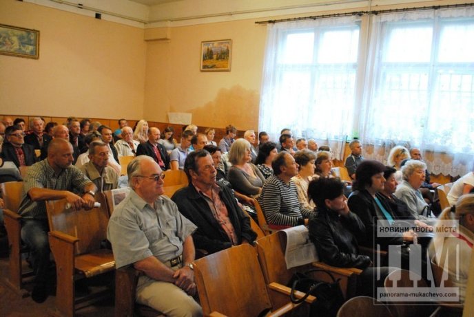 Мукачівські опозиціонери зібрались, щоб поговорити про День Конституції (ФОТО) – 05