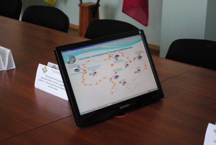 Мукачівські прикордонники разом зі своїми колегами та туроператорами обговорили нові правила перетину кордону для туристів – 07