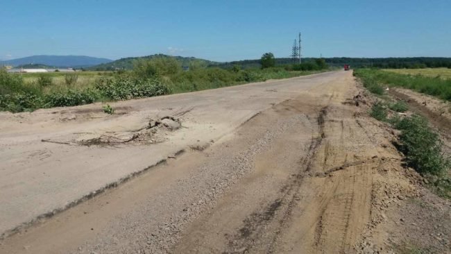 У мережі показали фото шокуючого стану дороги Пряшівської об’їзної у Мукачеві – 05