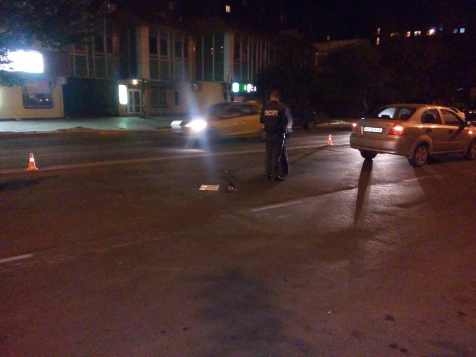 В Ужгороді на пішохідному переході трапилась ДТП, потерпілий чоловік у важкому стані – 03