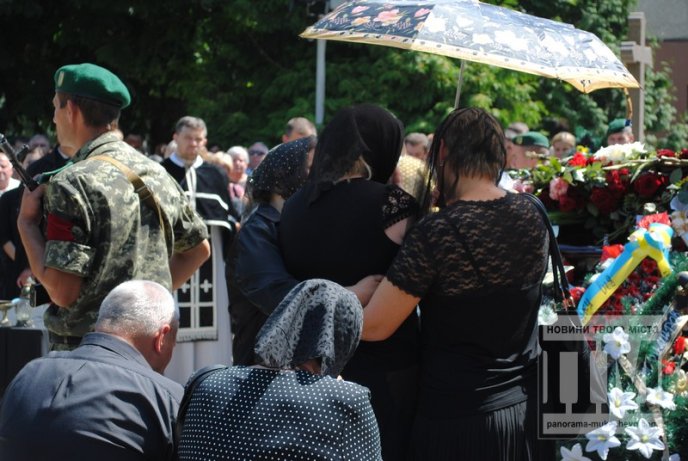 "Герої не вмирають!"У Мукачеві попрощалися з Вільгельмом Штольцелем, полеглим під Зеленопіллям (ФОТО) – 07