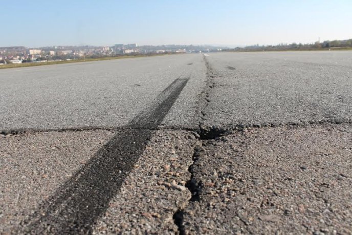 На покращення злітної смуги аеропорту "Ужгород" виділили 80 тисяч гривень – 06