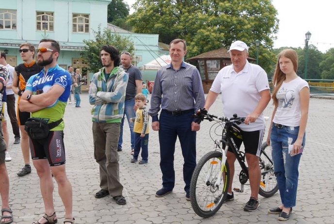 В Ужгороді стартував всеукраїнський велопробіг "Вишиваний шлях" – 08