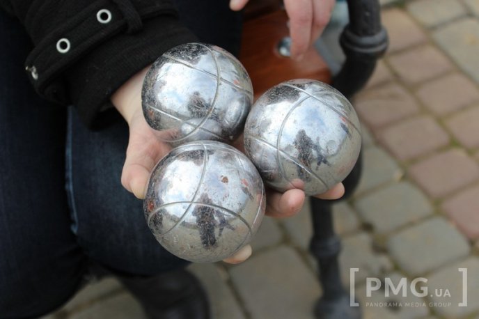 У Мукачівському Парку Перемоги відбувся турнір з петанку пам’яті Володимира Гвоздьо – 01 У Мукачівському Парку Перемоги відбувся турнір з петанку пам’яті Володимира Гвоздьо – 01