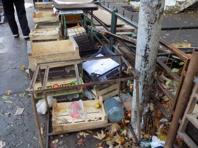 В Ужгороді ліквідували стихійний ринок біля "Білочки"  – 06