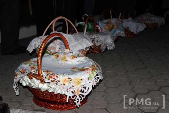 Православні та греко-католики Мукачева відзначають Воскресіння Христове – 02 Православні та греко-католики Мукачева відзначають Воскресіння Христове – 02