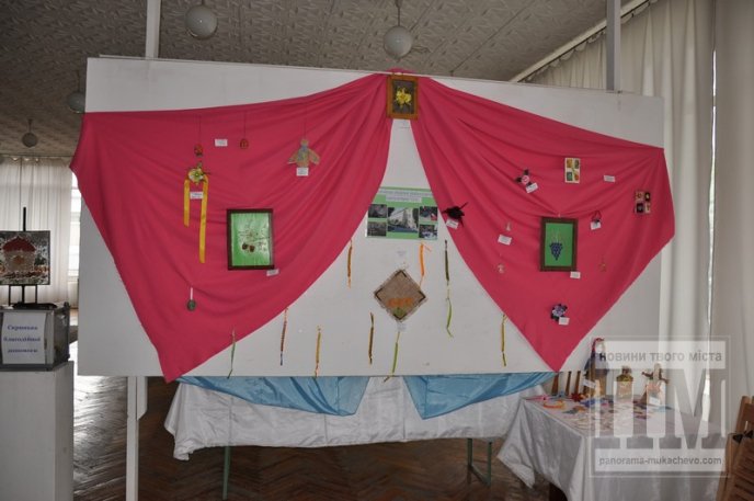 У Мукачеві проходить виставка-продаж творчих робіт людей із особливими потребами (ФОТОРЕПОРТАЖ) – 11