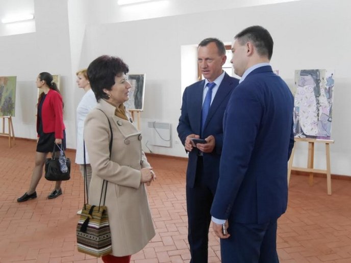 Чотири закарпатські художниці презентували свої роботи – 02