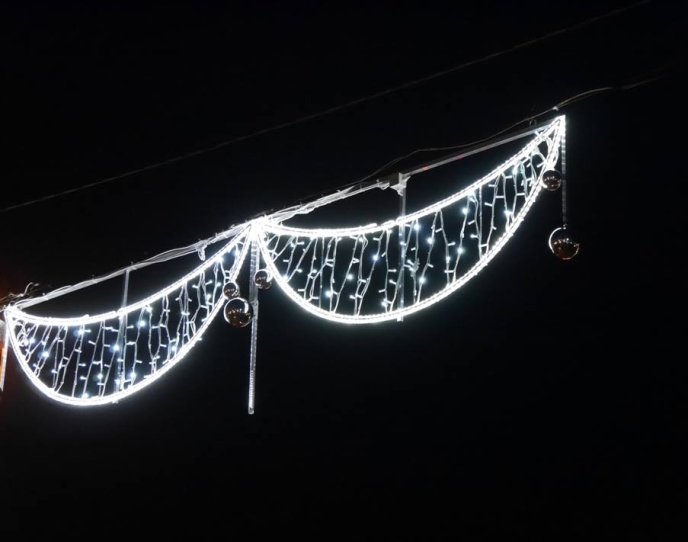 Святкова ілюмінація прикрасила площу Корятовича в Ужгороді – 02