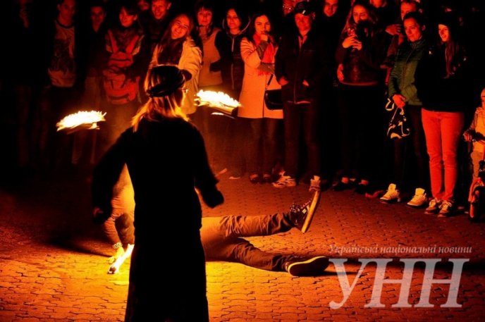 Міжнародний фестиваль вогняного мистецтва стартував в Ужгороді – 01