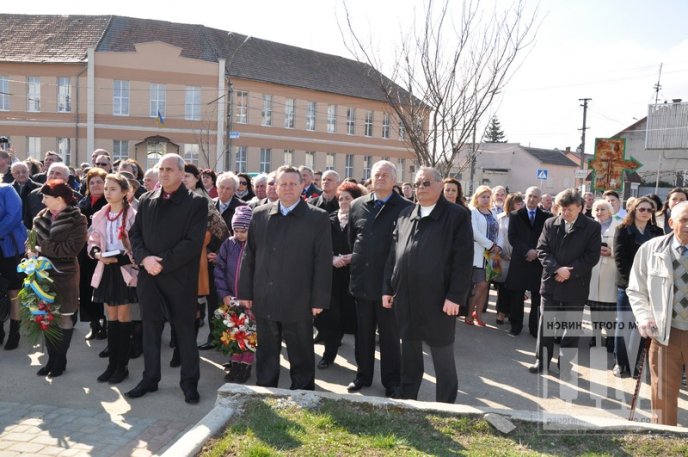 У день 200-річчя від дня народження Тараса Шевченка, мукачівці вшановували його пам’ять (ФОТО) – 14