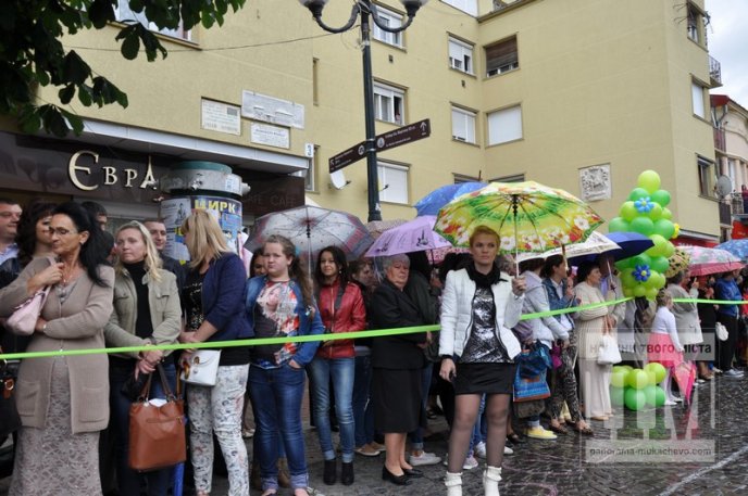 Парад випускників в центрі Мукачева: як це було (ФОТО) – 13