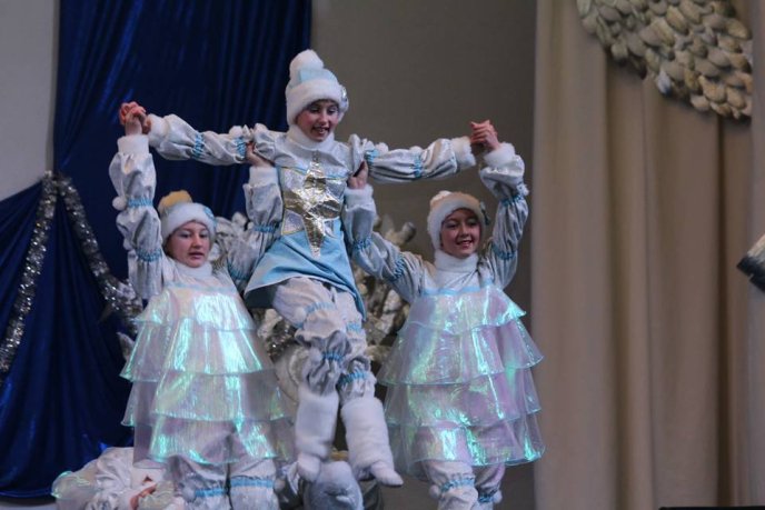 У Мукачеві розпочався пісенний фестиваль "Різдвяна зіронька" – 12