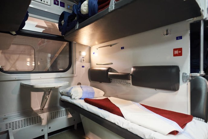 "Укрзалізниця" показала пасажирські вагони, які планує закуповувати у 2021 році: що нового – 03