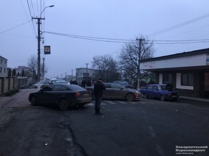 Обурені люди не розходяться: що зараз відбувається у Нижній Апші – 03