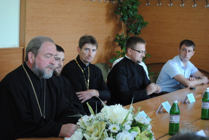Священнослужителі та влада сіли за круглий стіл з нагоди відзначення 1025-річчя Хрещення Русі (ФОТОРЕПОРТАЖ) – 06