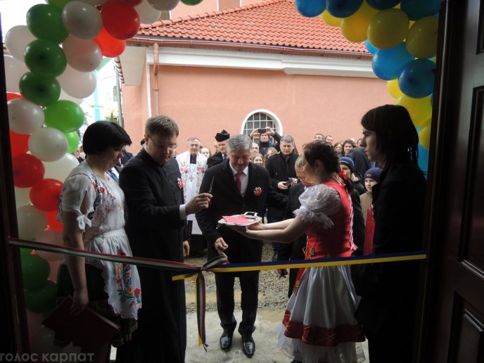 У Рахові урочисто відкрили Угорський дім – 06