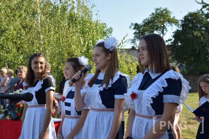 У ЗОШ №4 міста Мукачева пролунав перший дзвінок – 16