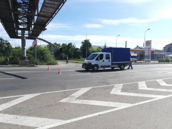 На одній із вулиць Мукачева ускладнений рух – 02