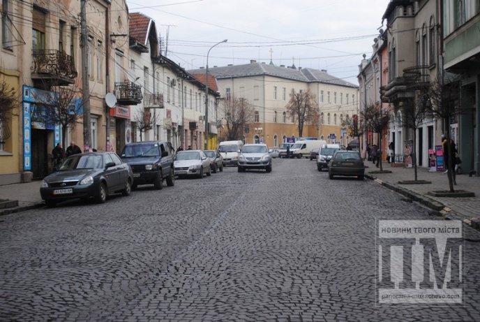 У Мукачеві на вулиці Пушкіна ввели односторонній рух (ФОТО) – 03