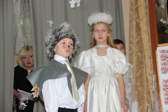 Вихованці Великоберезнянської школи-інтернат отримали подарунки від святого Миколая – 14