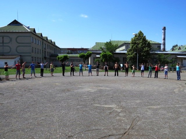 Воркаутери вчерговий раз виробляли у Мукачеві неймовірні трюки (ФОТО) – 09