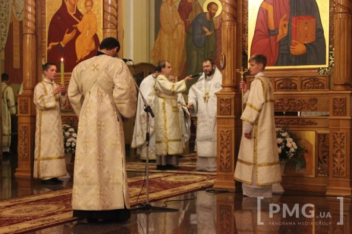 Православні та греко-католики Мукачева відзначають Воскресіння Христове – 10 Православні та греко-католики Мукачева відзначають Воскресіння Христове – 10