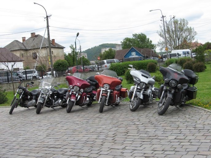 Гучна вечірка, стриптиз та салюти: як байкери в Мукачеві гуляли – 13