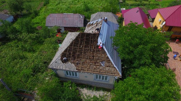 На Закарпатті негода пошкодила понад 800 будинків – 06