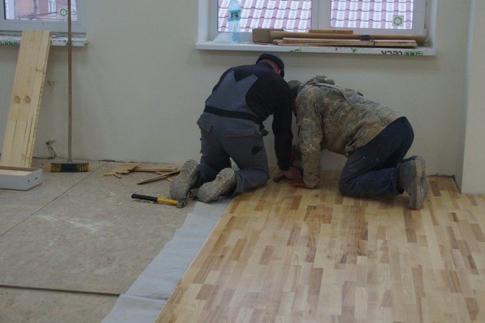 У Мукачеві триває реконструкція будівлі для НВК "Гармонії" – 14