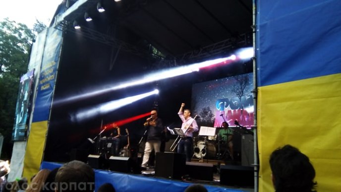 Як пройшов концерт у Мукачеві: фото та відео з парку Перемоги – 02