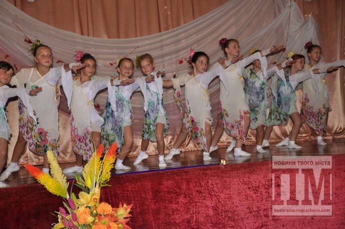 У міському Будинку школярів вітали ветеранів педагогічної ниви (ФОТО) – 22